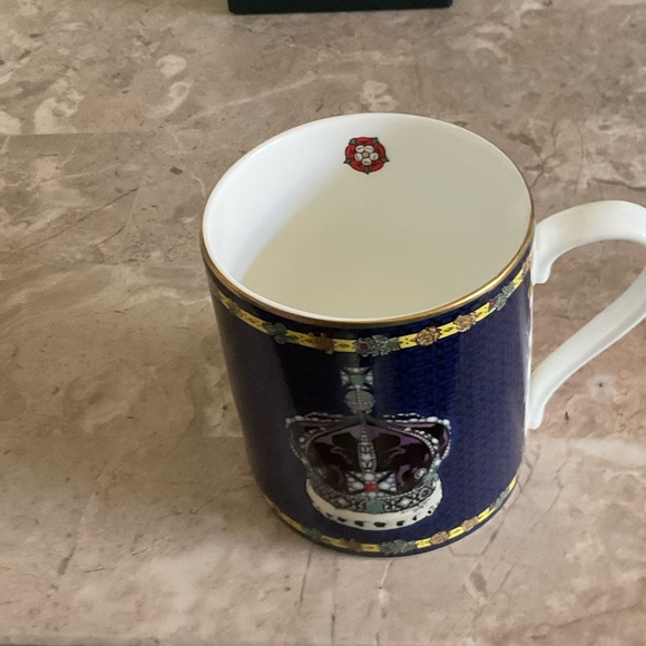 HALCYON DAYS Crown Jewels Inspired Mug - Picture 3 of 4